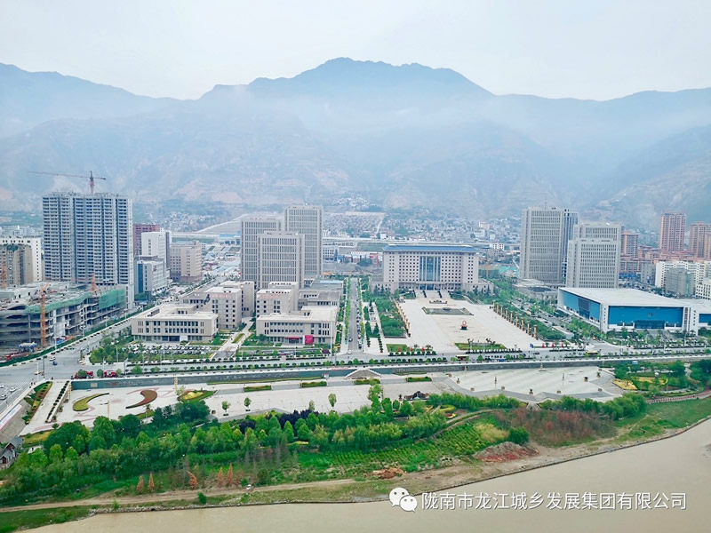 匠心傾注、喜封金頂——龍江?雙子座商住小區(qū)主體順利封頂