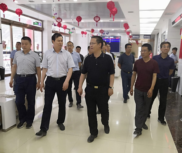 隴南市委常委、組織部部長楊郃調(diào)研指導(dǎo)市龍江城鄉(xiāng)發(fā)展集團(tuán)公司黨建工作