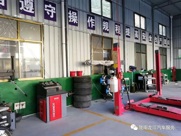 金錘鈑金，銀槍噴漆！龍江汽修值得信賴！