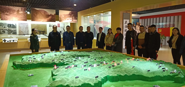 市龍江集團開展“不忘初心、牢記使命”主題黨日活動