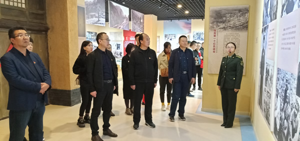 市龍江集團開展“不忘初心、牢記使命”主題黨日活動